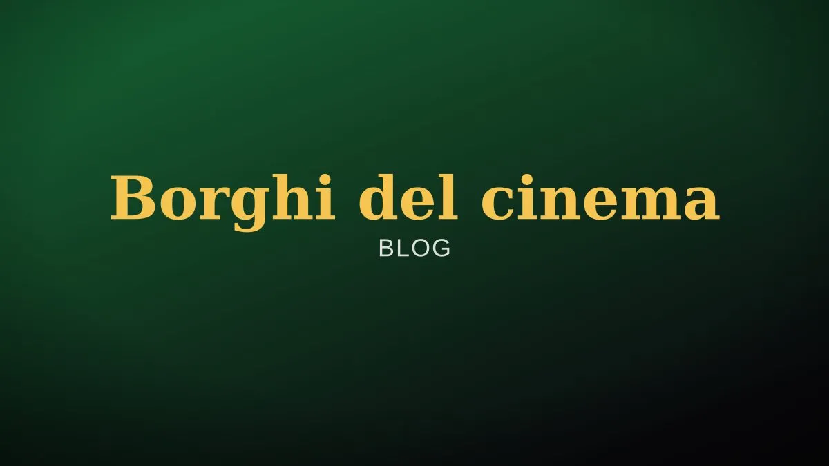 Borgo siciliano arroccato sulla collina, come Savoca